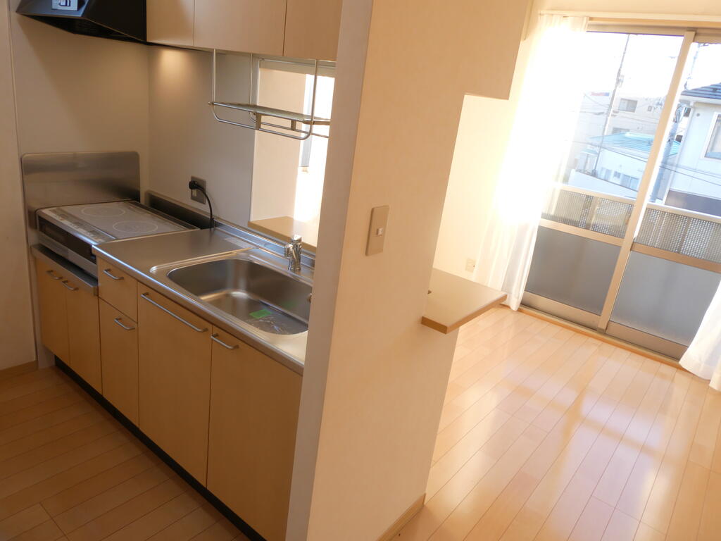 キッチン　内観写真・動画・パノラマは同アパート同タイプ間取り2階の部屋