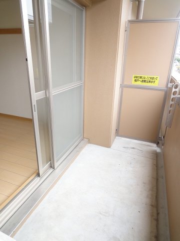 バルコニー　外からの目が気にならないバルコニーで洗濯物が干せます