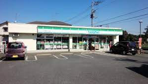 コンビニ　ファミリーマート 朝霞根岸台四丁目店（コンビニ）まで586m