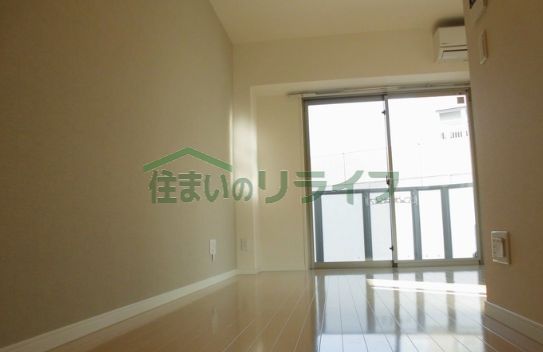 居室・リビング　別室参考画像です