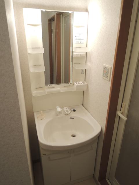 洗面設備　忙しい朝には欠かせない洗面所です