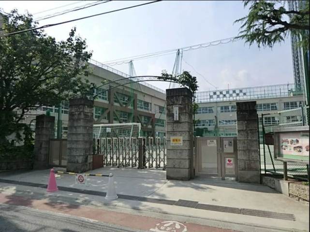 小学校　三木小学校（小学校）まで455m