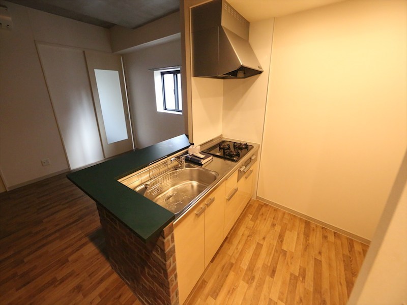 キッチン　システムキッチン（ガス3口コンログリル付）カウンターキッチン