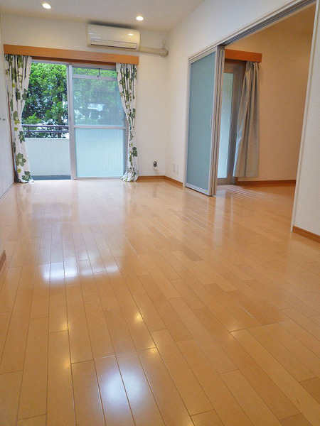 居室・リビング　１０帖のＬＤＫ！