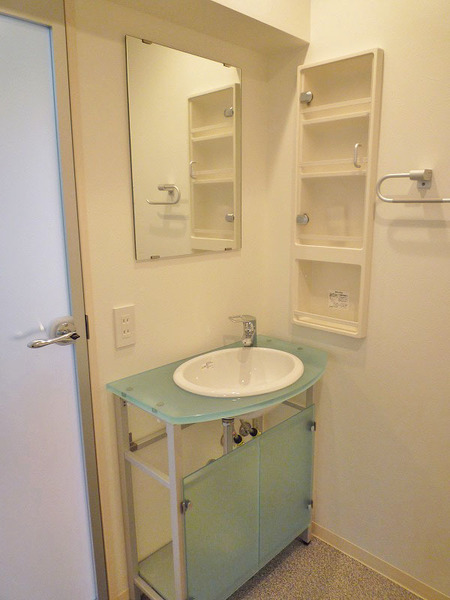 洗面設備　独立洗面台です☆