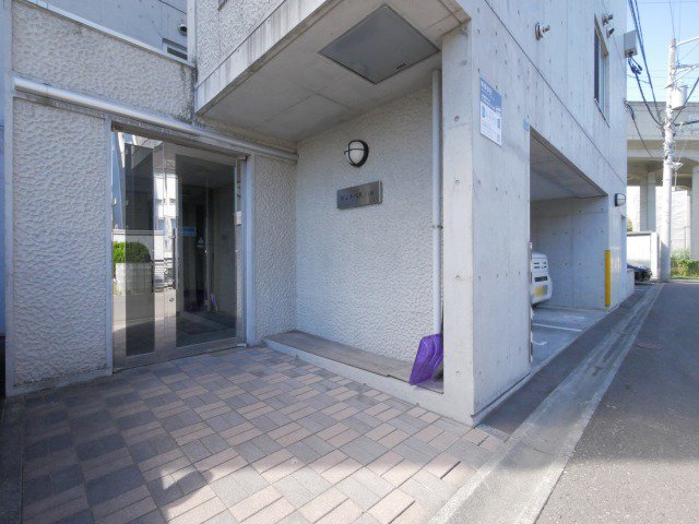 エントランス　建物の内部です