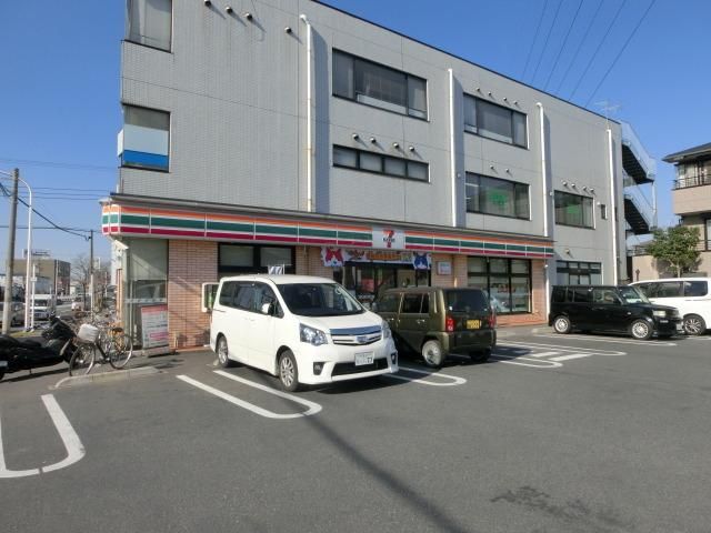 コンビニ　セブンイレブン（コンビニ）まで300m