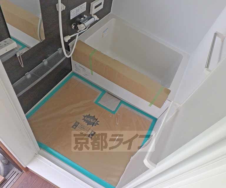 バス・シャワールーム　バスルームまるごと、まっさらです！