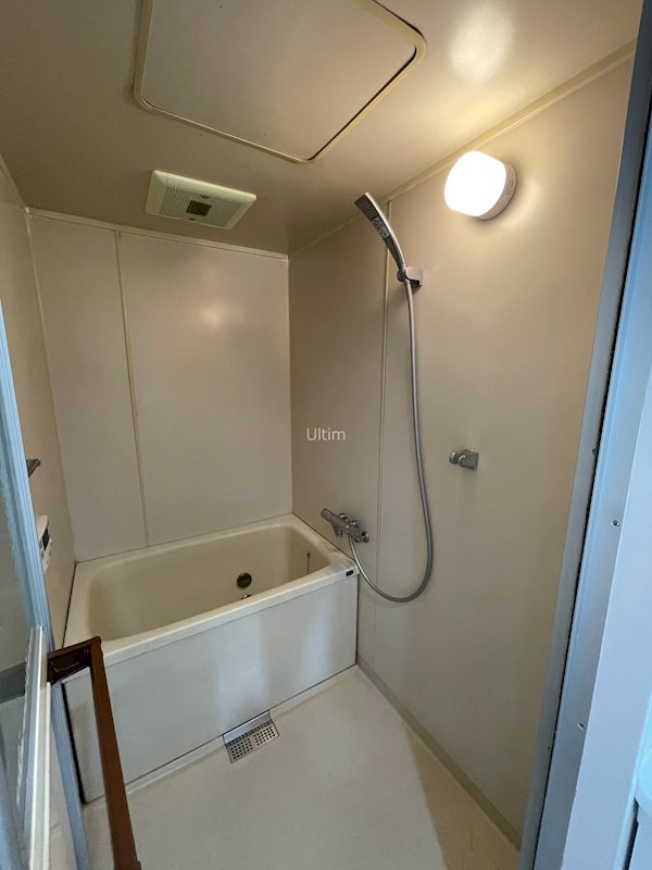 バス・シャワールーム　別の部屋の写真