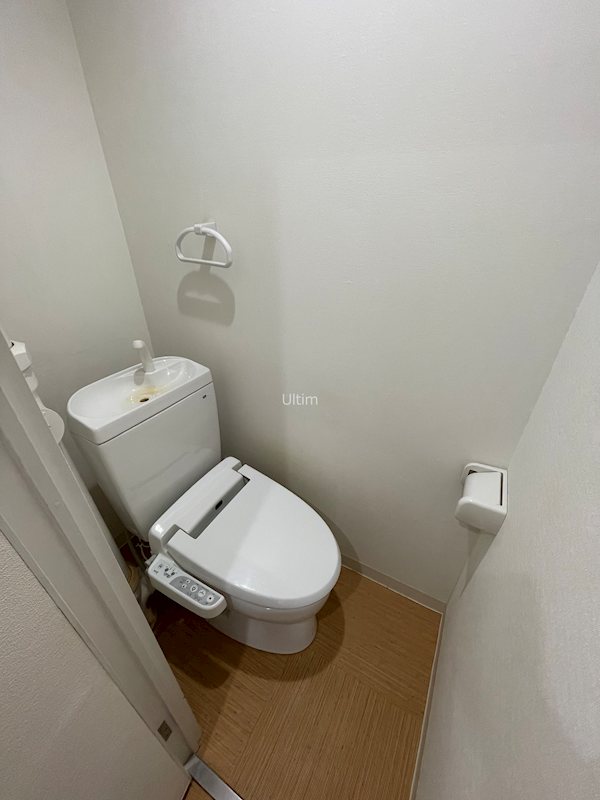 トイレ　別の部屋の写真