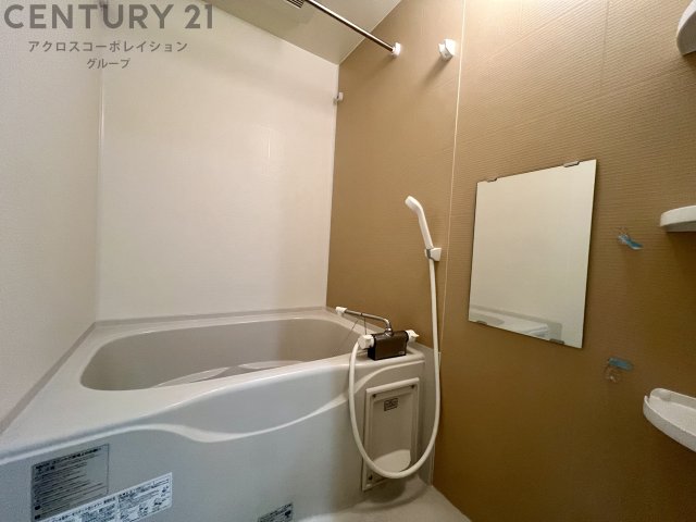 バス・シャワールーム　浴室乾燥機付きで便利です！