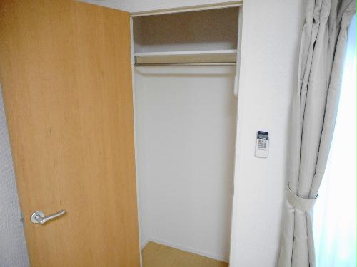 居室・リビング　収納スペース