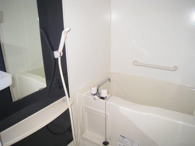バス・シャワールーム　同物件別号室のものです。
