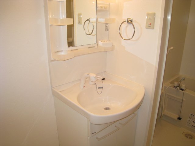 洗面設備　同物件別号室のものです。
