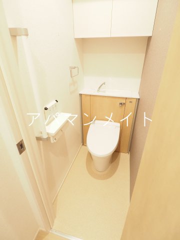 トイレ　ウォシュレット付き