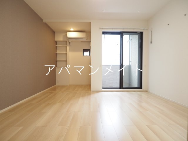 居室・リビング　フローリング！