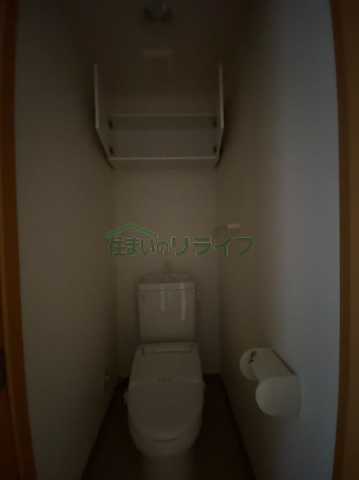 トイレ　別階層の参考写真になります。