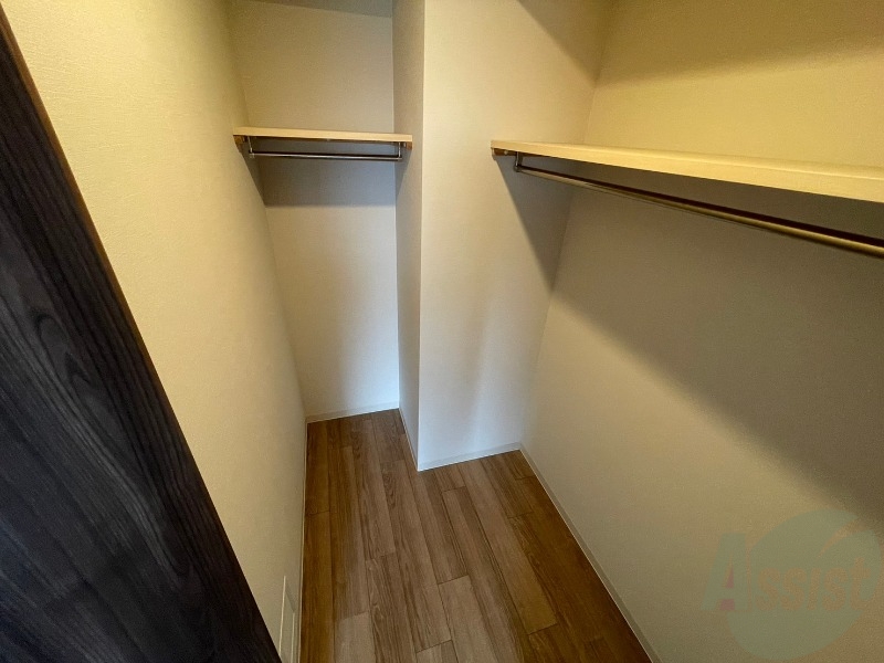 収納　クローゼットは奥行きもあり、荷物が多い方でも安心です。