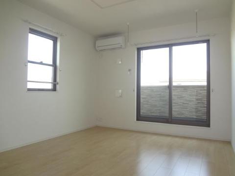 居室・リビング　室内