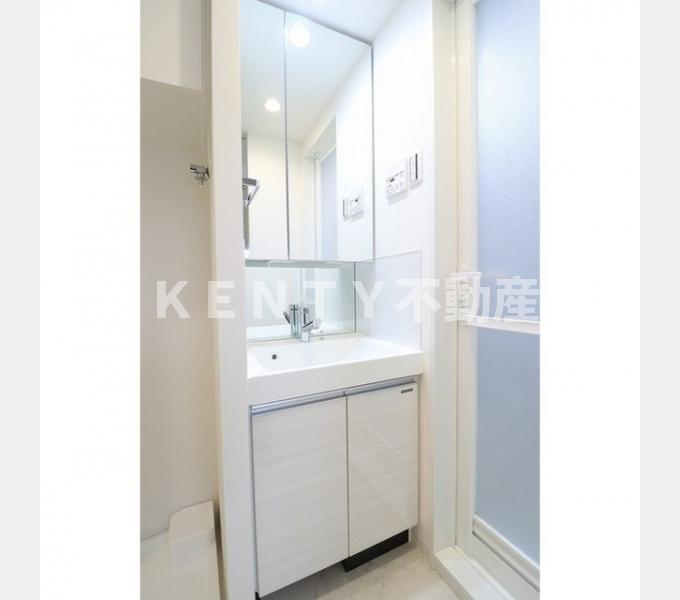 洗面設備　コンパクトで使いやすい洗面所