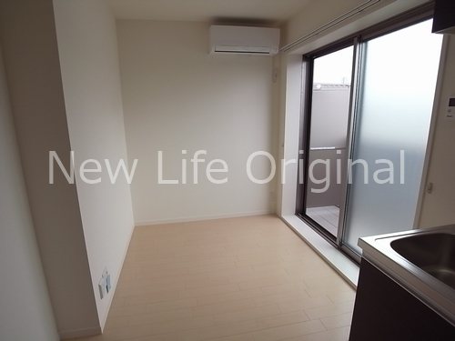 その他部屋・スペース　白を基調とした明るいお部屋で、インテリアが映えます。