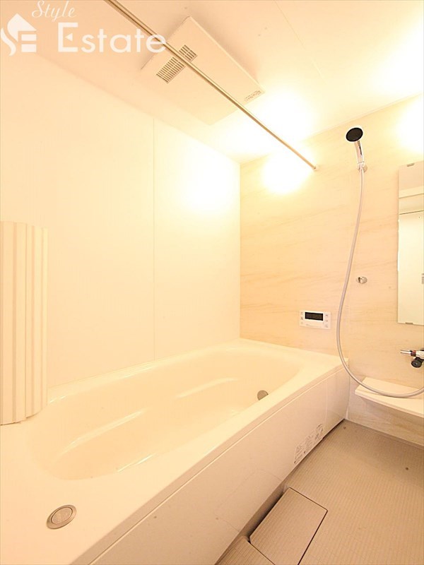 バス・シャワールーム　バスルーム