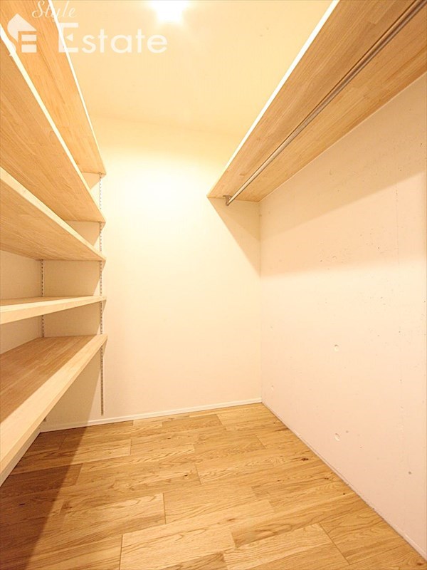 収納　ウォークインクローゼット