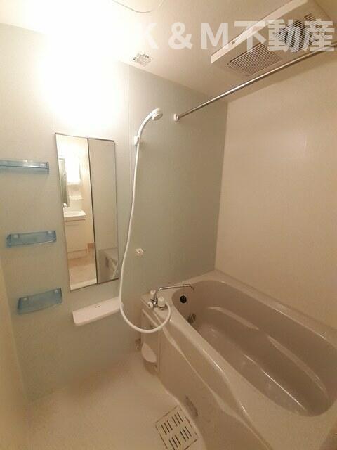 バス・シャワールーム　ゆったり過ごせるお風呂です