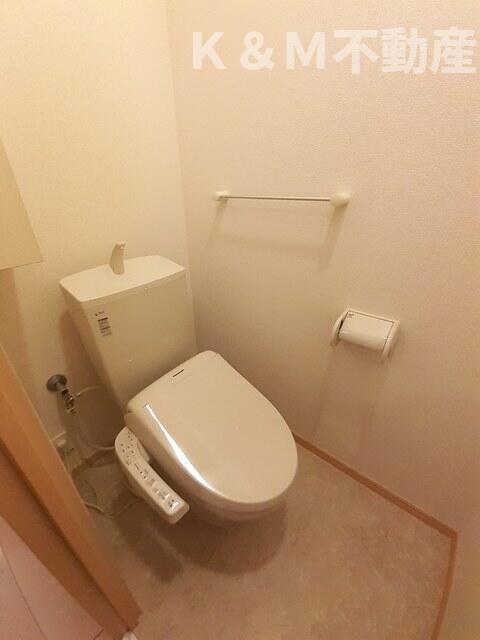 トイレ　清潔感のあるトイレです