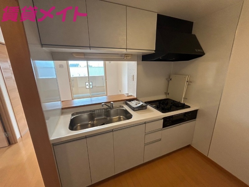 キッチン　別部屋参考写真です