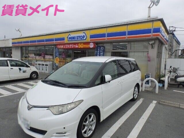 コンビニ　ミニストップ河芸上野店（コンビニ）まで861m