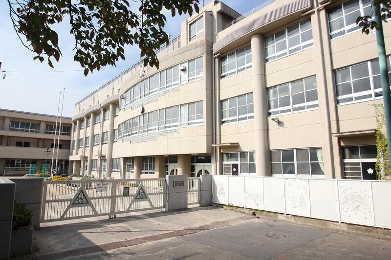 小学校　名古屋市立柳小学校（小学校）まで521m