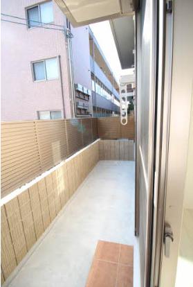 バルコニー　テラス