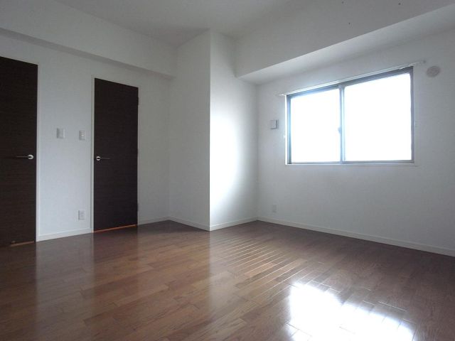 その他設備　北側の８．６帖洋室