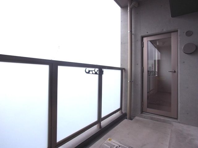 バルコニー　南向き　おしゃれなベランダ