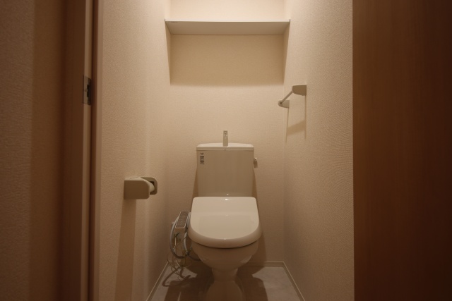 トイレ　※別室の参考写真の為、現況優先です。