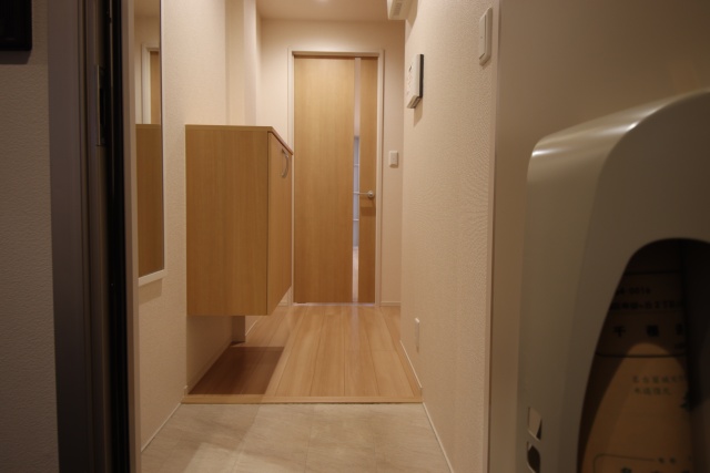 玄関　※別室の参考写真の為、現況優先です。