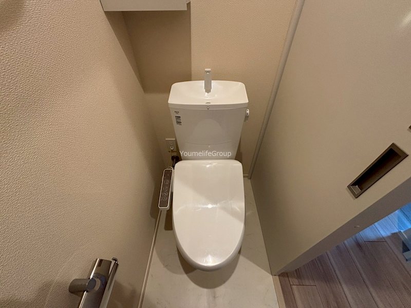 トイレ　※同施工会社参考写真※