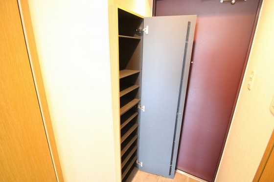 玄関　※別号室のお写真です