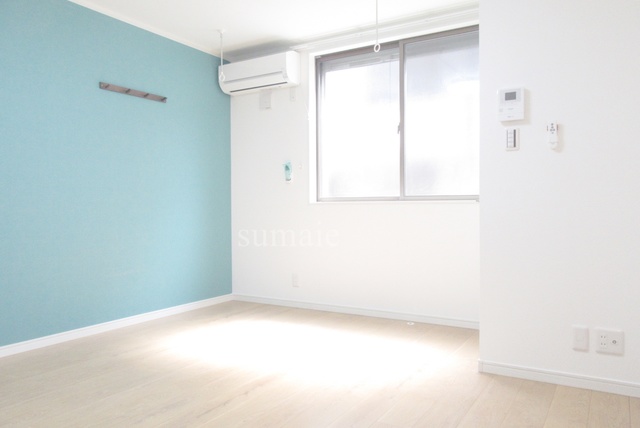 居室・リビング　オシャレなアクセントクロスです♪