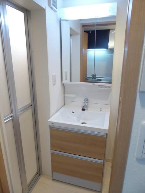 洗面設備　嬉しい独立洗面台つき