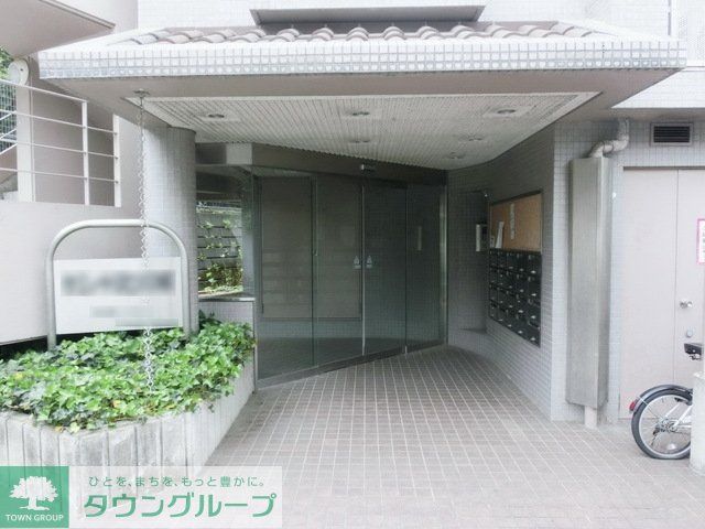 エントランス　★オートロック付で安心のエントランスです★