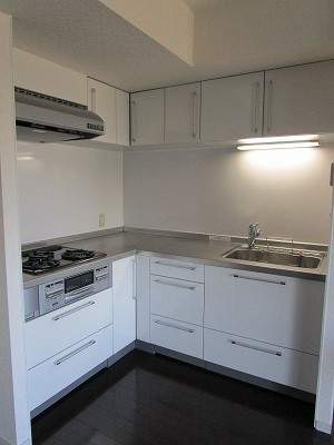 キッチン　作業台が広いL字型キッチン