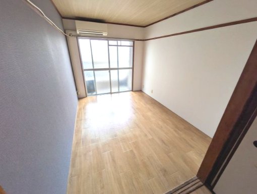 居室・リビング　明るい洋室です