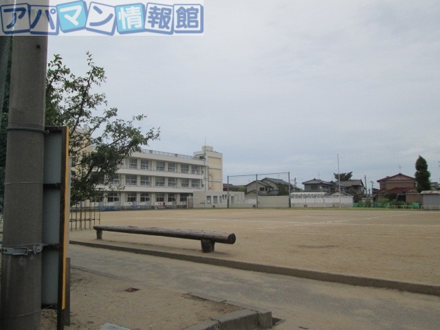 小学校　新潟市立亀田小学校（小学校）まで1039m