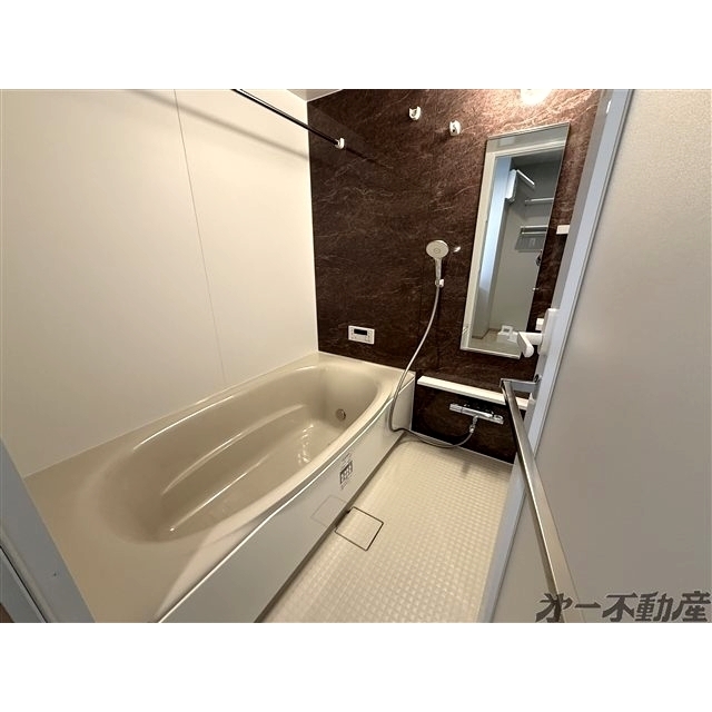 バス・シャワールーム　バスルーム