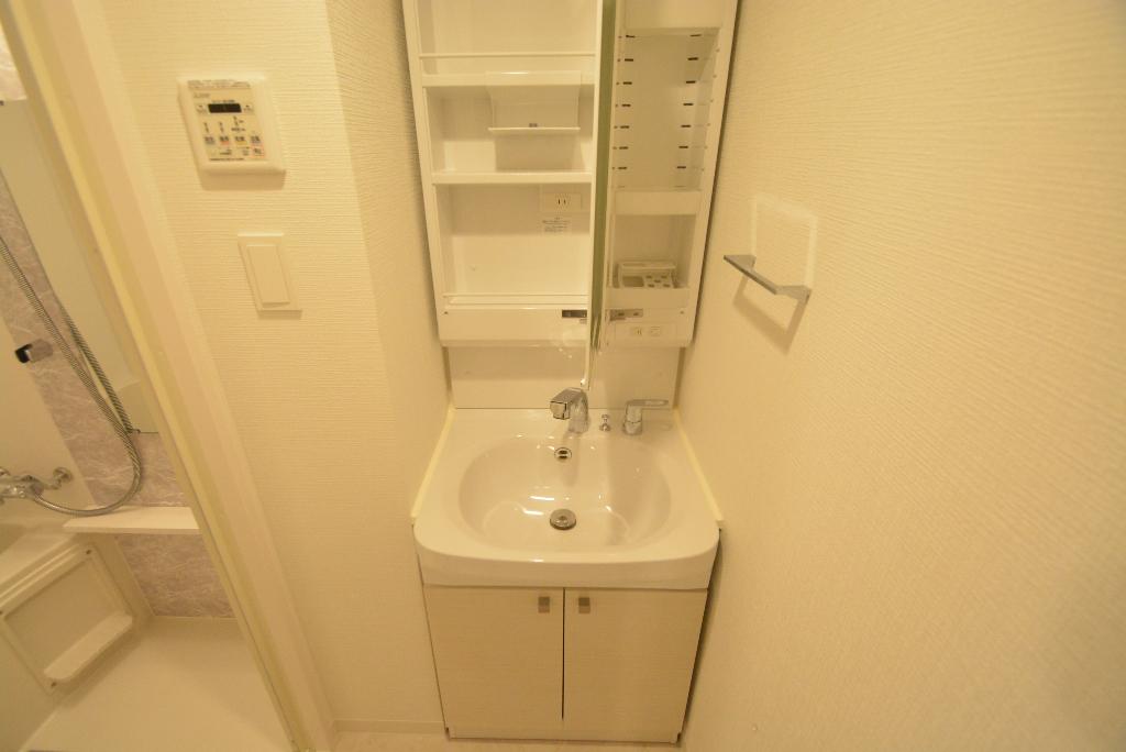 洗面設備　洗髪洗面化粧台