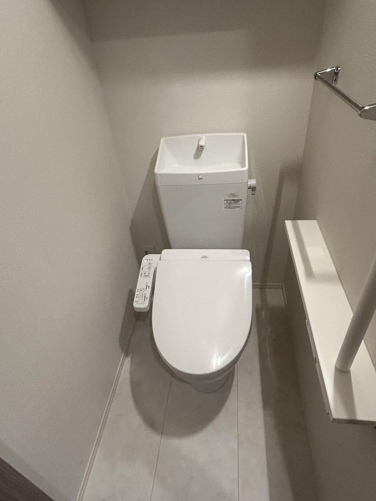 トイレ　下駄箱