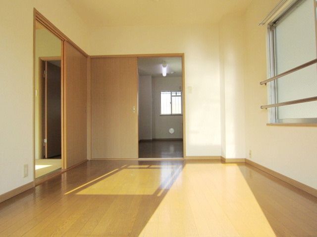 その他部屋・スペース　★６帖、２面採光の明るいお部屋です★