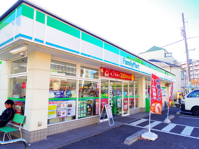 コンビニ　ファミリーマート東京成徳学園前店（コンビニ）まで1155m